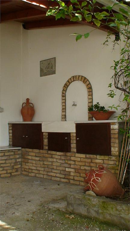 Studios Veneti Лутра Едипсу Екстериор снимка