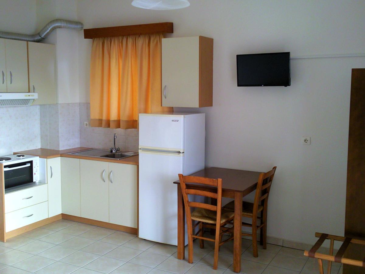 Studios Veneti Лутра Едипсу Екстериор снимка